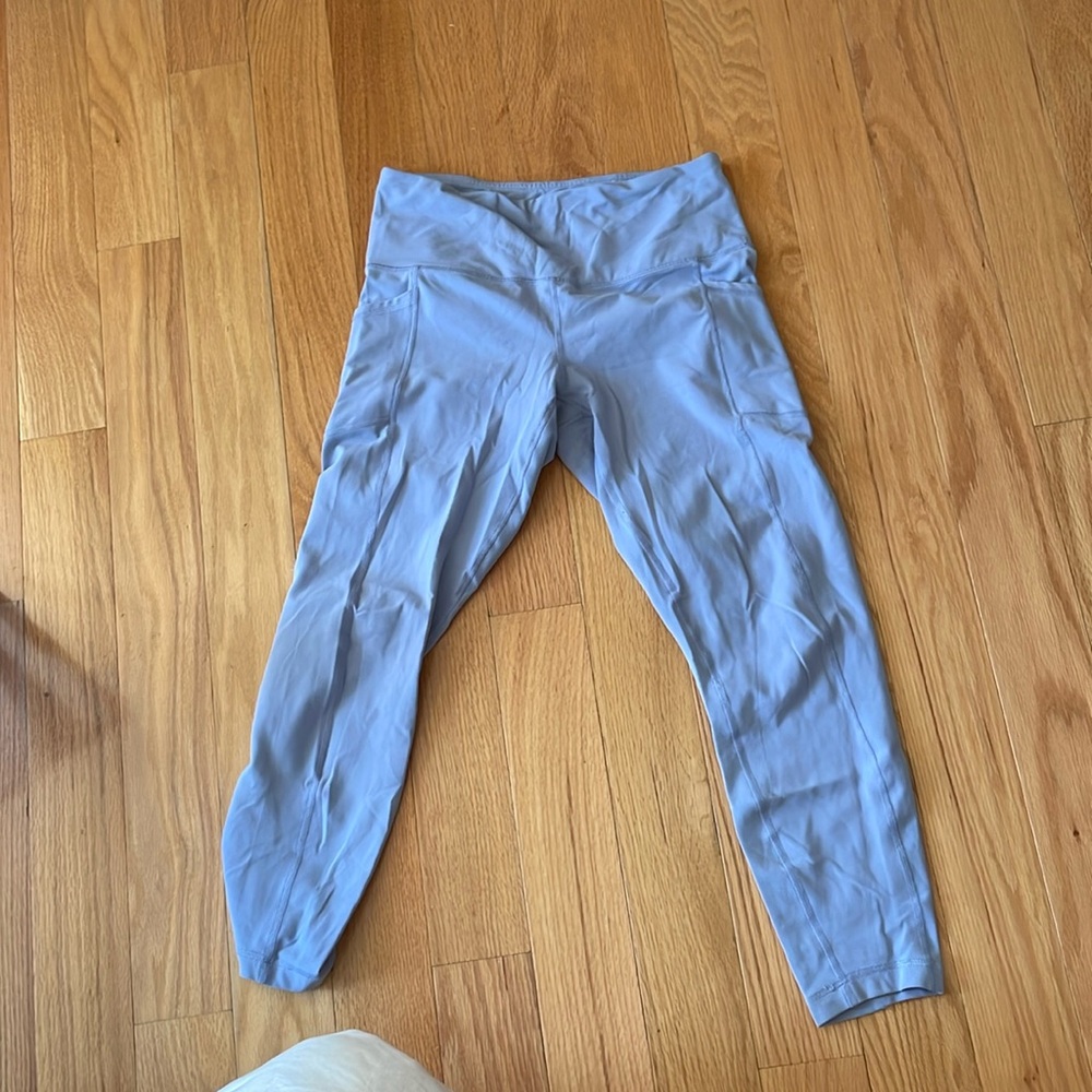 Yogalicious periwinkle leggings, size medium